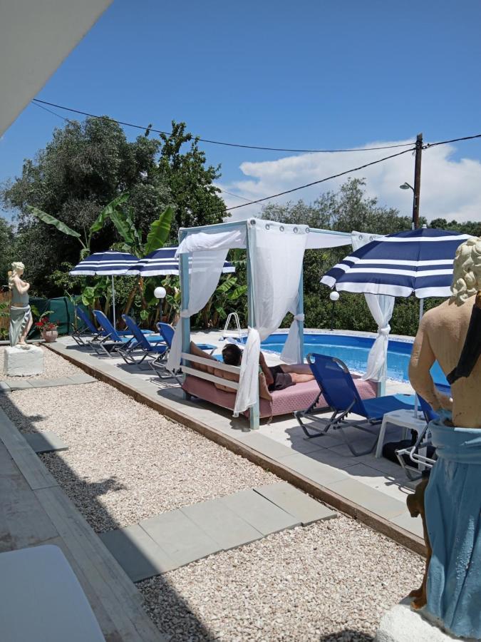 Rose Apartments Mesonghi Moraitika Extérieur photo
